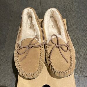 ‼️SALE‼️ UGG Moccasin Dakota Wool-Lined Suede
